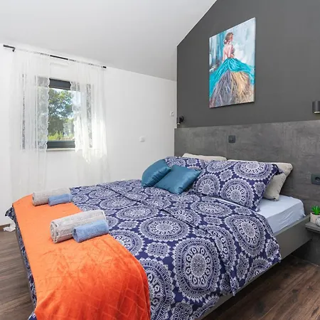 Aspera Villa *
