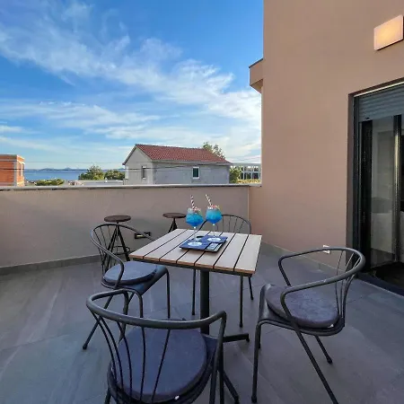 Aspera Villa *